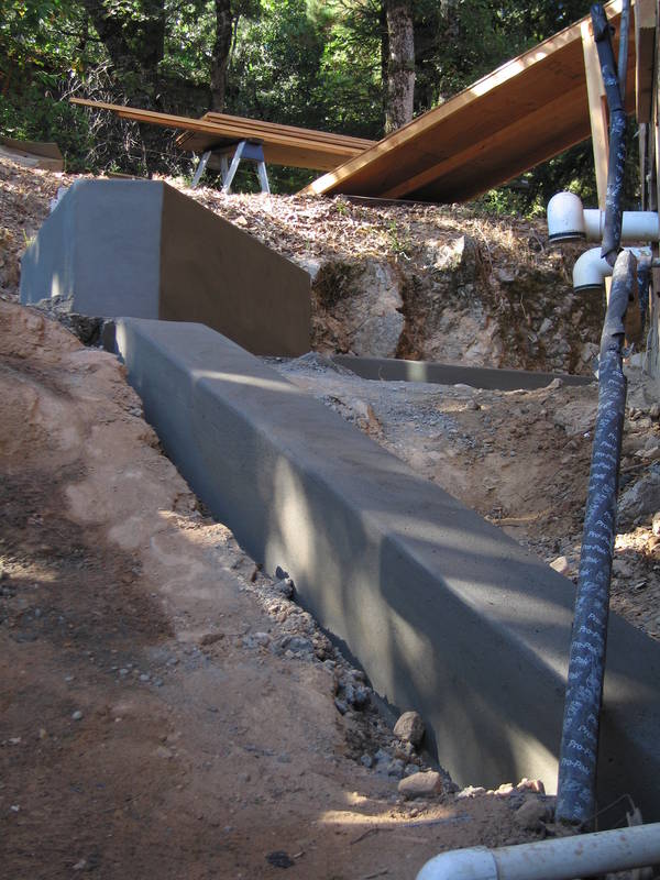 Looking up at the bedroom support. Many...