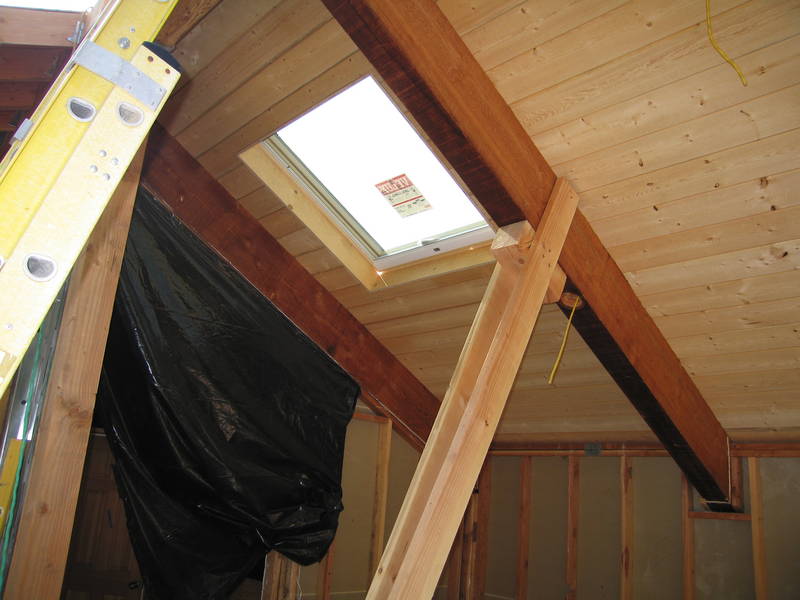 The other upstairs skylight in the now...