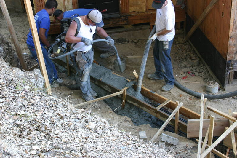 Concrete flowing into the new bedroom...