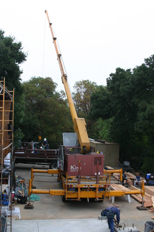 With the outriggers deployed, unloading...