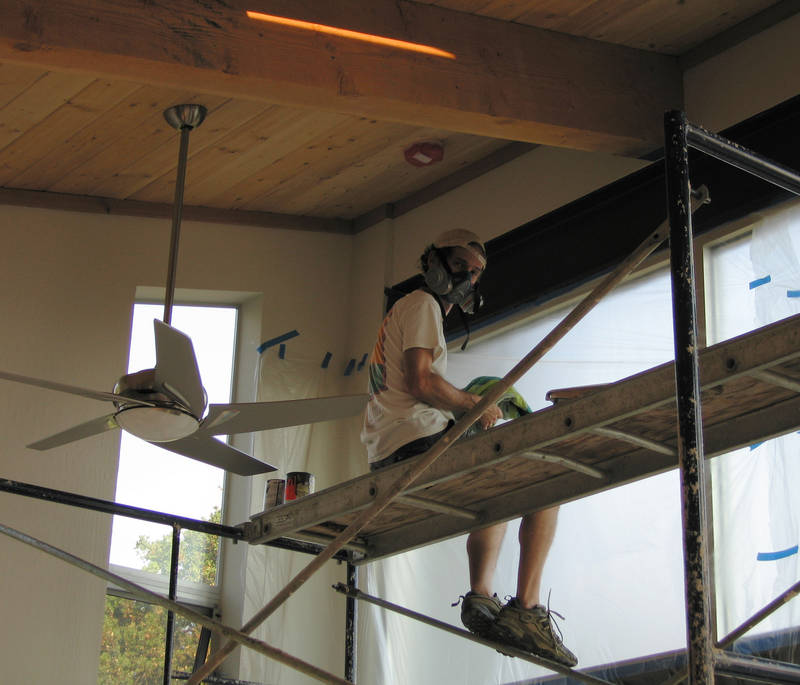 Last coat of grey and touch-up on the...