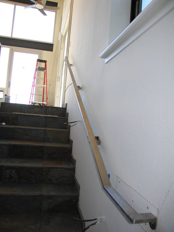 The upper hand rail was not so easy...