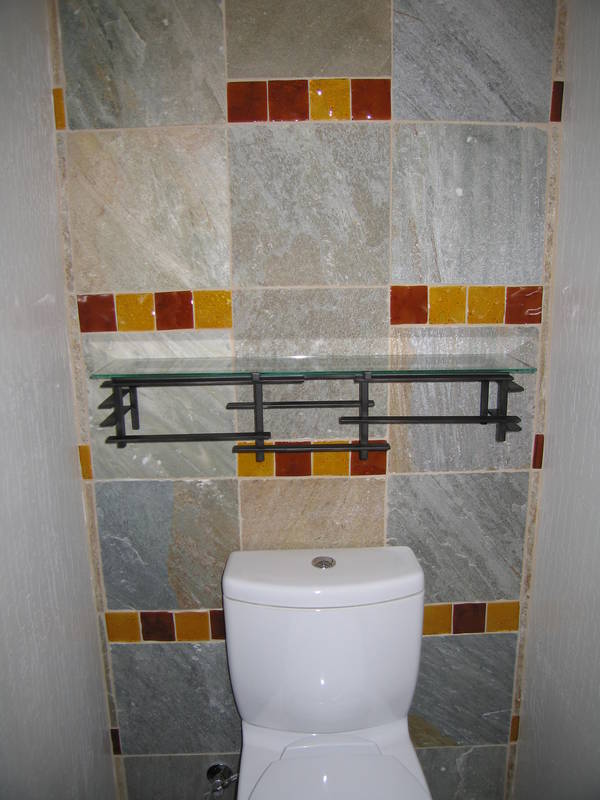 A little shelf to match the mirrors in...