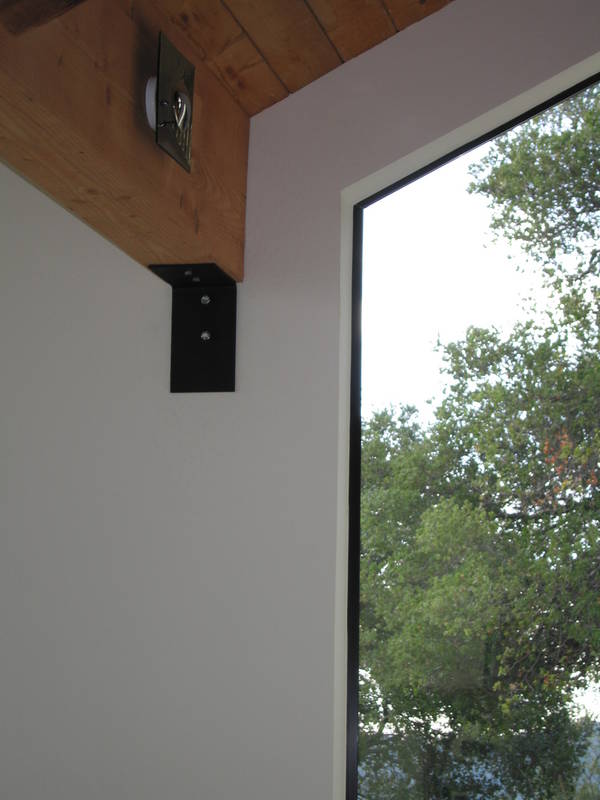 Finishing touches - steel bracket...